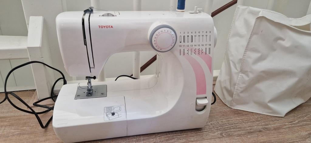 Naaimachine Toyota, Ophalen of Verzenden, Gebruikt, Naaimachine, Overige merken