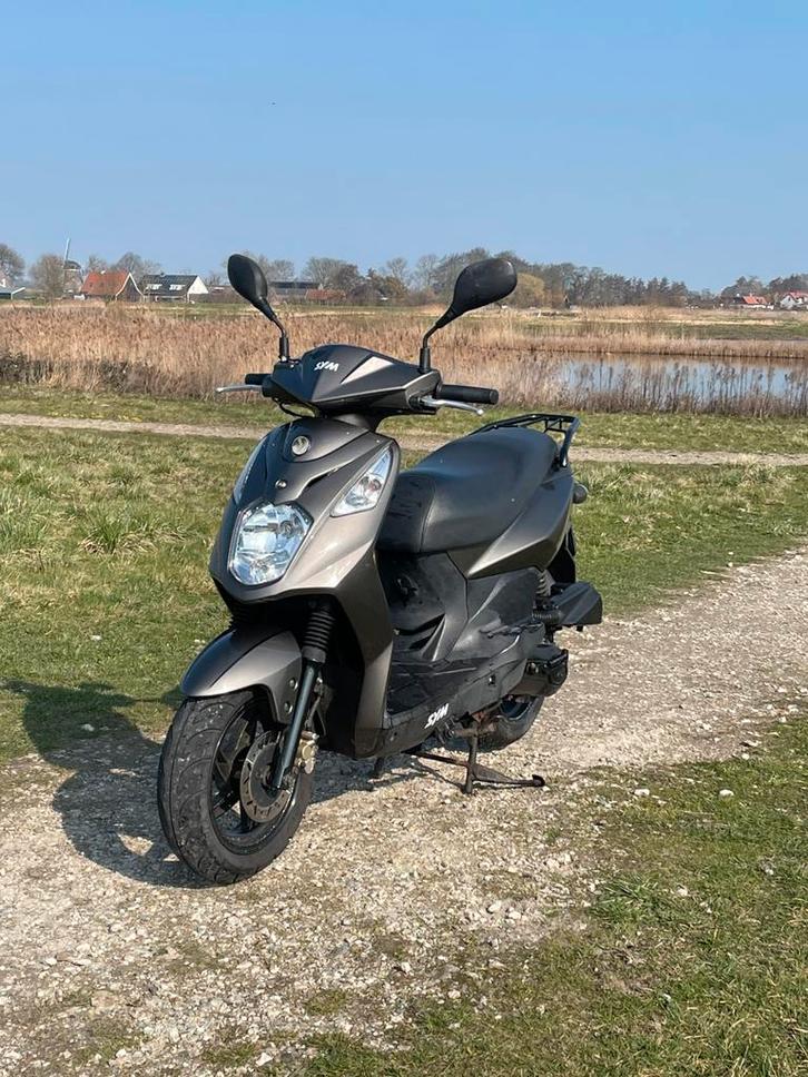 Sym orbit 2, Fietsen en Brommers, Scooters | SYM, Zo goed als nieuw, Orbit, Maximaal 25 km/u, Benzine, Ophalen