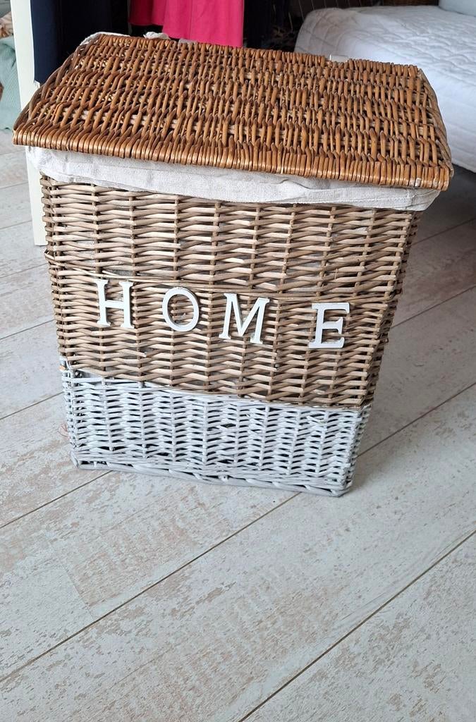 Stijlvolle wasmand met 'HOME' opdruk - Rotan look, Gebruikt, Meerkleurig, Ophalen of Verzenden, Landelijk