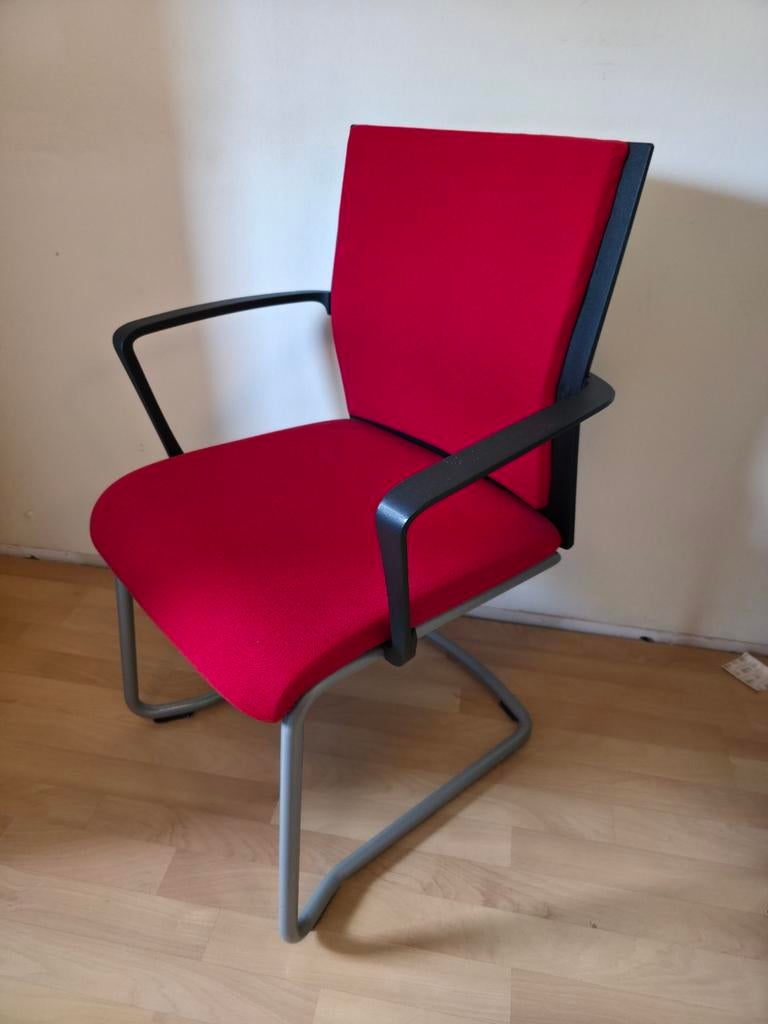 Steelcase bezoekersstoel rood (6x of per stuk), Ophalen, Zo goed als nieuw, Stof, Vijf, Zes of meer stoelen