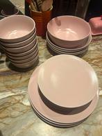 IKEA FÄRGKLAR serviesset - 22-delig, roze in nette staat, Huis en Inrichting, Keuken | Servies, Gebruikt, Ophalen of Verzenden