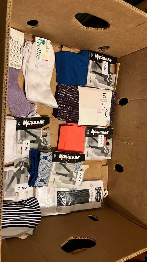 28 x Leggings en sokjes, Kleding | Dames, Leggings, Maillots en Panty's, Verzenden, Nieuw, Overige kleuren, Legging