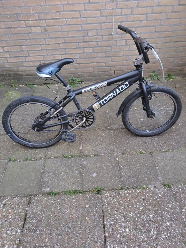 Te koop: jongensfiets Royal Bugatti Tornado (20 inch), Ophalen, Gebruikt, Handrem, Royal Bugatti Tornado