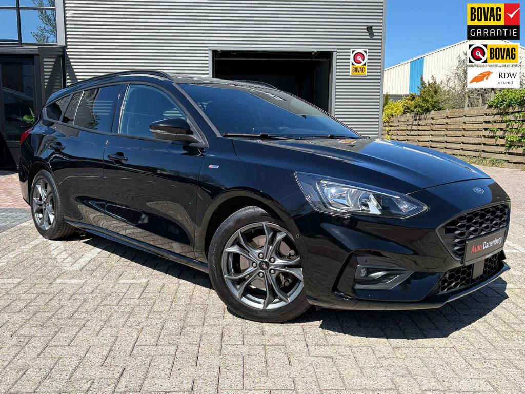 Ford Focus Wagon 1.0 EcoBoost ST Line Automaat Weinig KM, Zwart, 1283 kg, Zwart, Origineel Nederlands