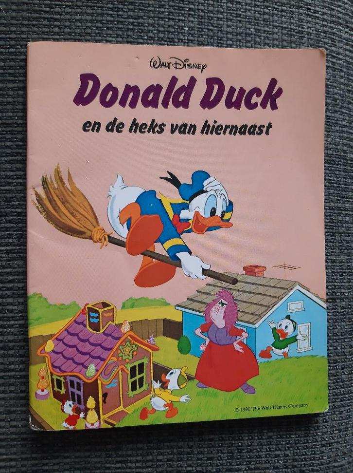 Donald Duck en de Heks van Hiernaast boekje van vroeger, Boeken, Kinderboeken | Jeugd | 10 tot 12 jaar, Gelezen, Ophalen of Verzenden