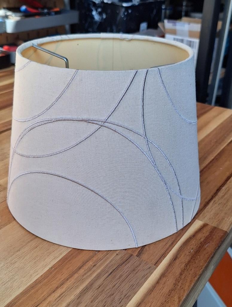 Gratis beige lampenkap lampen kap mer patroon 17,5 cm hoog, Ophalen, Beige, Rond, Minder dan 25 cm