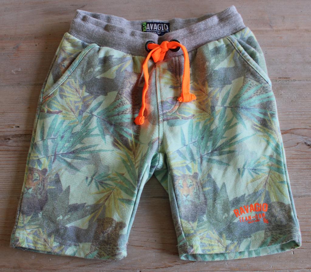 Sweatshort van Ravagio 128/134, Kinderen en Baby's, Kinderkleding | Maat 128, Broek, Gebruikt, Ophalen of Verzenden, Jongen