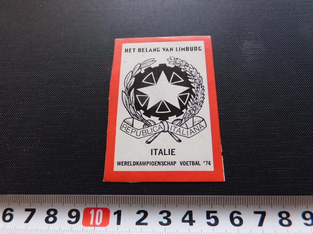 sticker WK Voetbal 1974 ITALIE Het belang van Limburg, Ophalen, Zo goed als nieuw