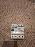 Hager aardlekschakelaar 40A 0.03A, Doe-het-zelf en Verbouw, Ophalen of Verzenden, Gebruikt, Schakelaar