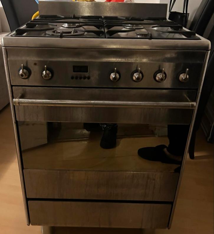 Smeg gasfornuis met oven - RVS, Witgoed en Apparatuur, Fornuizen, Gebruikt, Vrijstaand, Gas, 4 kookzones, 60 cm of meer, Ophalen