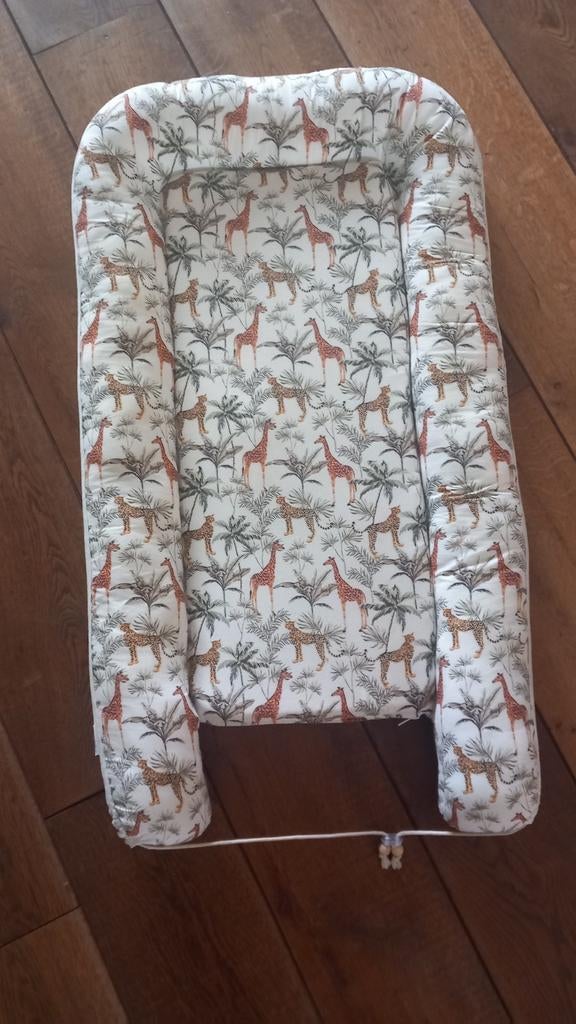 Babynest met print van giraffes en cheetah, Ophalen, Gebruikt
