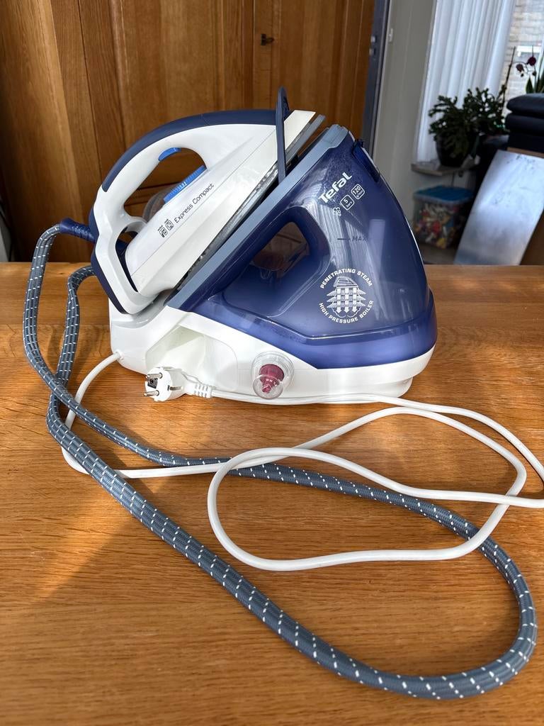 Tefal Express Compact stoomstrijkijzer, Ophalen of Verzenden, Gebruikt, Strijkijzer met snoer