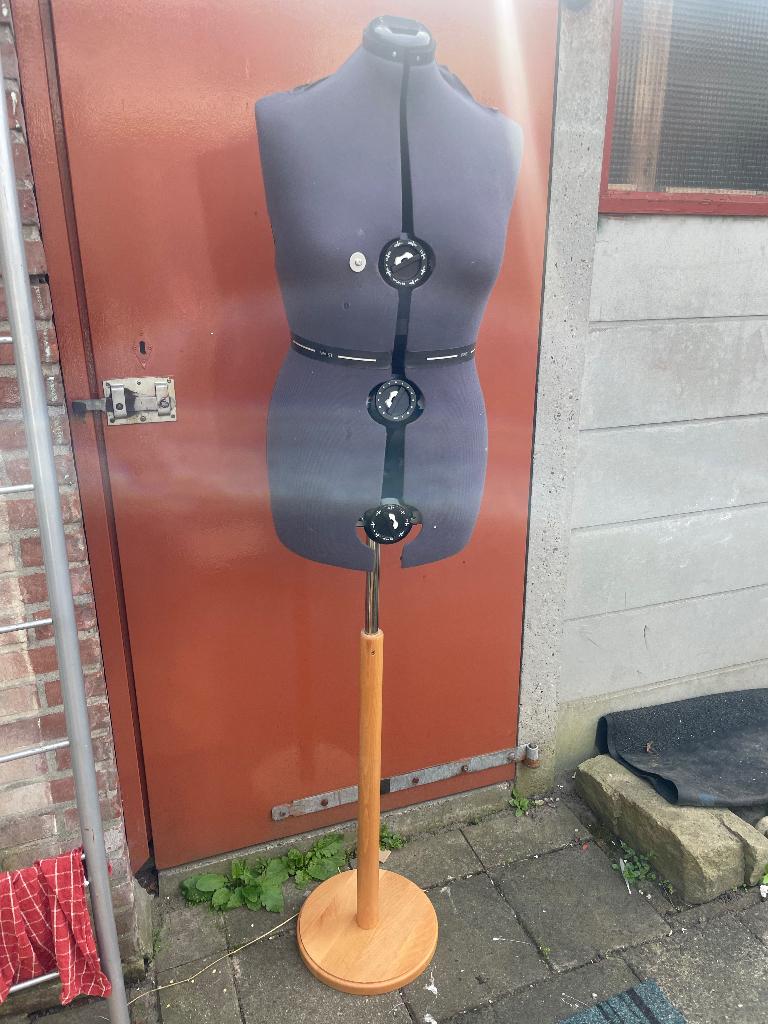 Paspop 40’48    85€, Hobby en Vrije tijd, Naaien en Fournituren, Ophalen of Verzenden, Gebruikt, Paspop