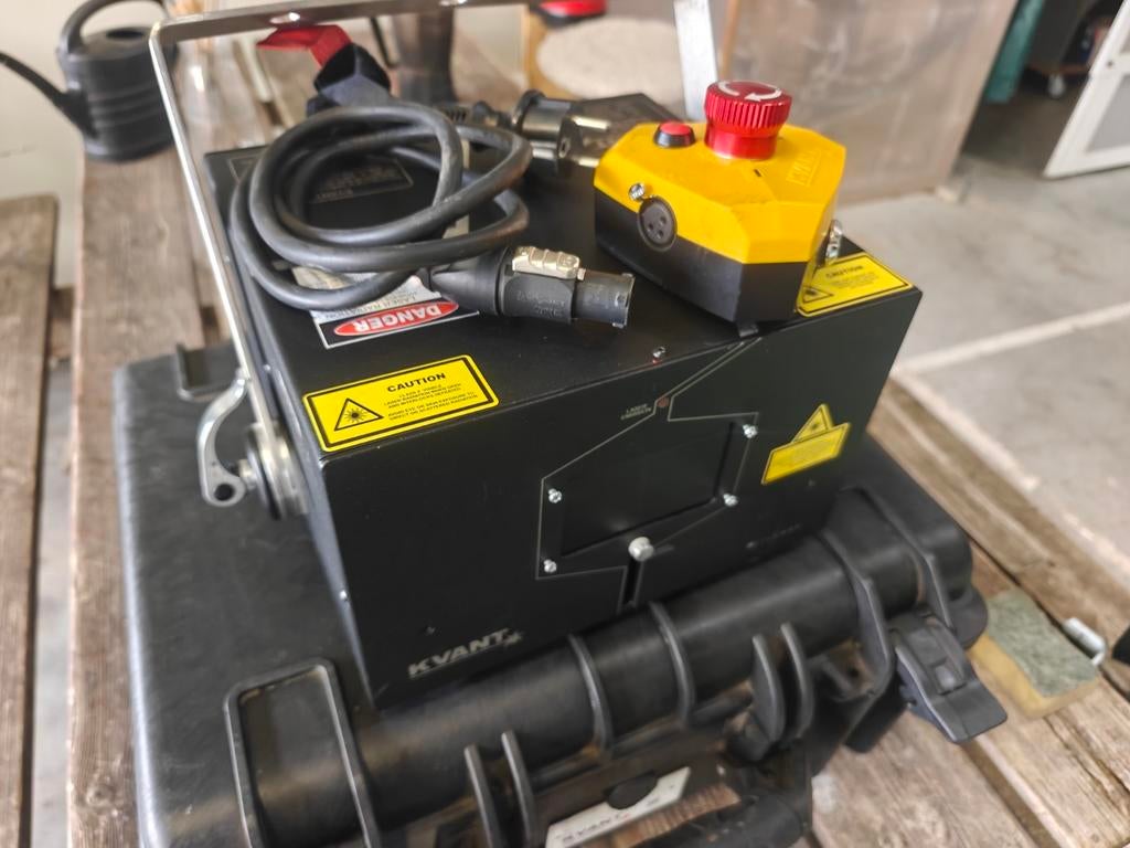 Professionele 2 watt Kvant Clubmax 2000 laser full color, Muziek en Instrumenten, Licht en Laser, Ophalen of Verzenden