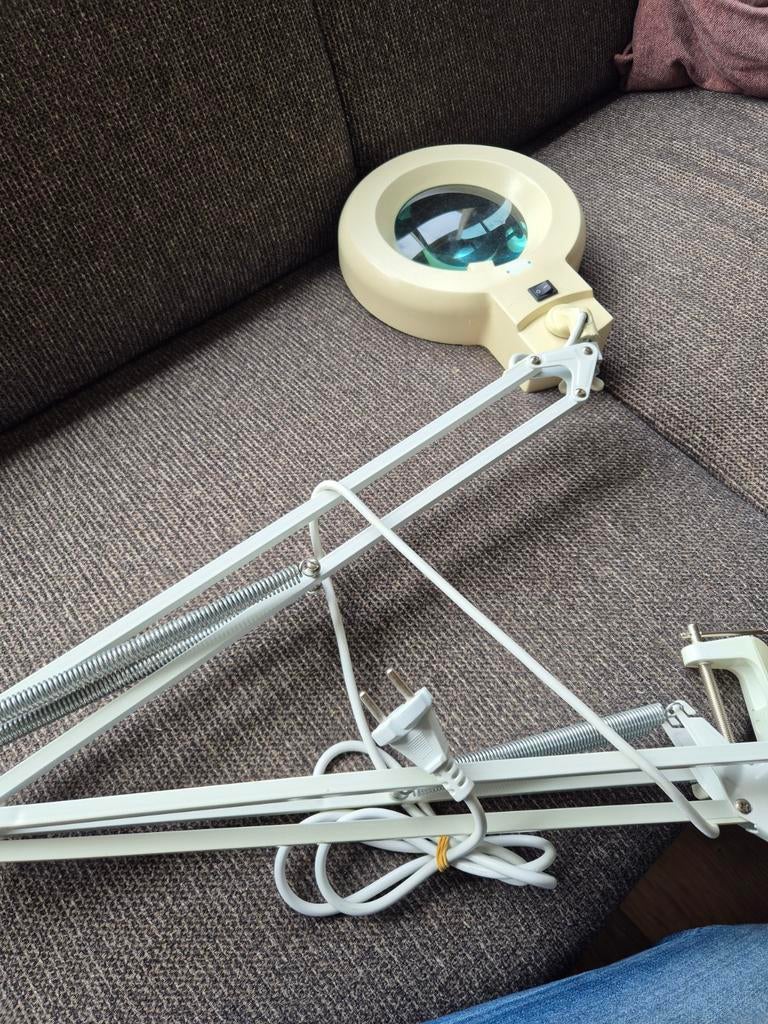 Loeplamp met verlichting en tafelbevestiging, Ophalen of Verzenden