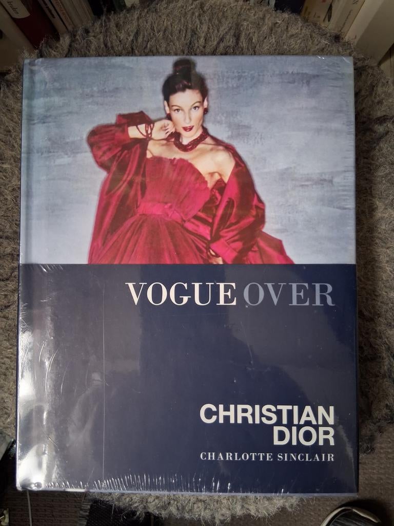 Charlotte Sinclair - Vogue over Christian Dior, Boeken, Ophalen of Verzenden, Zo goed als nieuw, Charlotte Sinclair, Mode algemeen