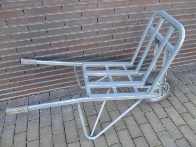 matador kruiwagens  *  steenkruiwagen  *  bakkruiwagen  *, Tuin en Terras, Ophalen, Zo goed als nieuw