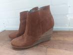 Esprit Suède Enkellaarsjes Sleehak, Kleding | Dames, Schoenen, Bruin, Lage of Enkellaarzen, Ophalen of Verzenden, Zo goed als nieuw