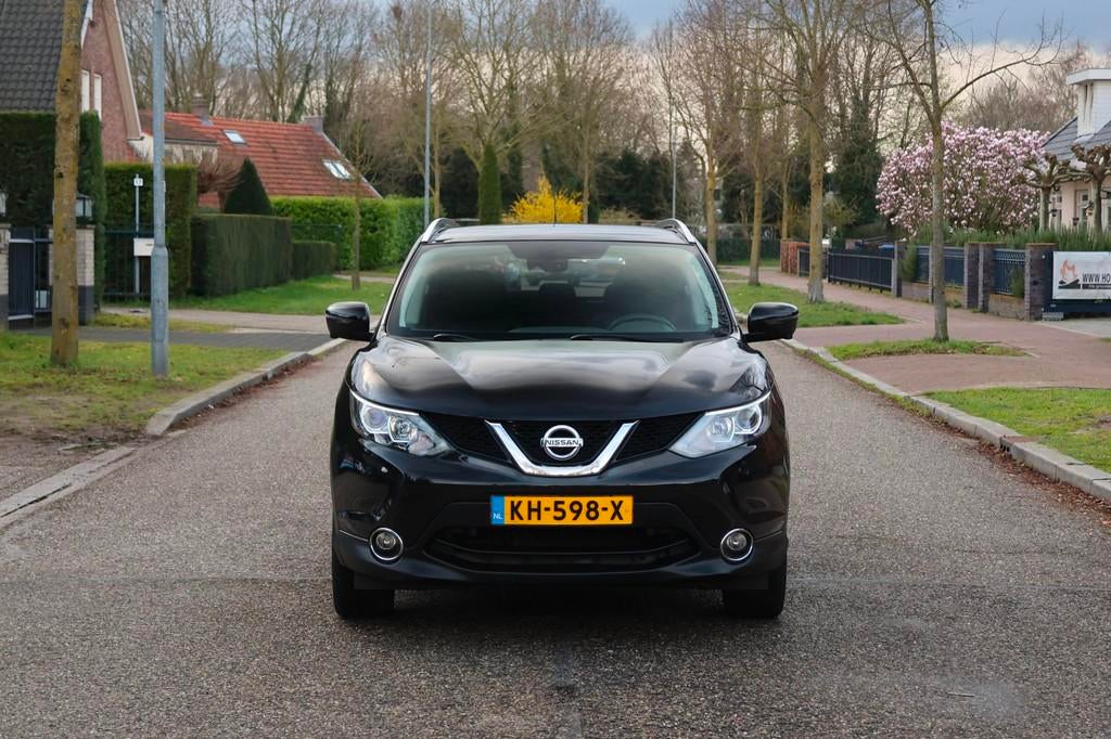 Nissan Qashqai 1.2 N-Connecta | PANO | NAVI | CLIMA | CRUISE, Voorwielaandrijving, Gebruikt, Euro 6, 4 cilinders