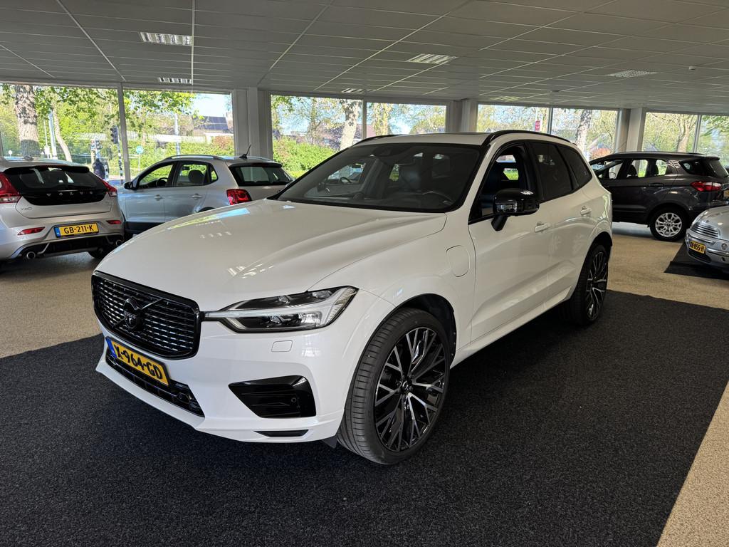 Volvo XC60 2.0 T8 Twin Engine AWD R-Design 408PK Bowers&Wilk, 12 maanden, Gebruikt, 4 cilinders, Wit