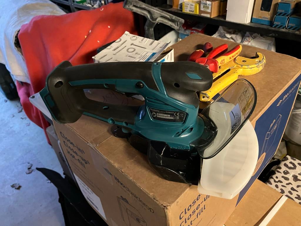 Makita DUM604 grasschaar zonder accu, Ophalen of Verzenden, Gebruikt, 10 tot 30 cm, Accu