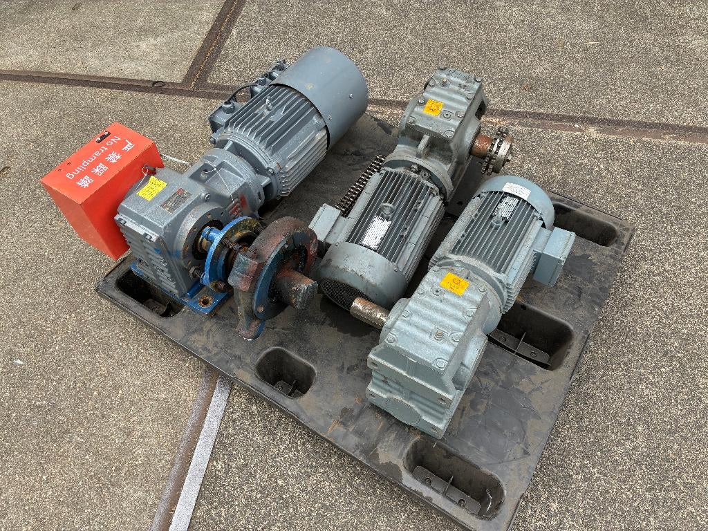 elektromotor met vertraging 3 stuks, Ophalen, Gebruikt, Elektromotor, 1400 tot 1800 rpm