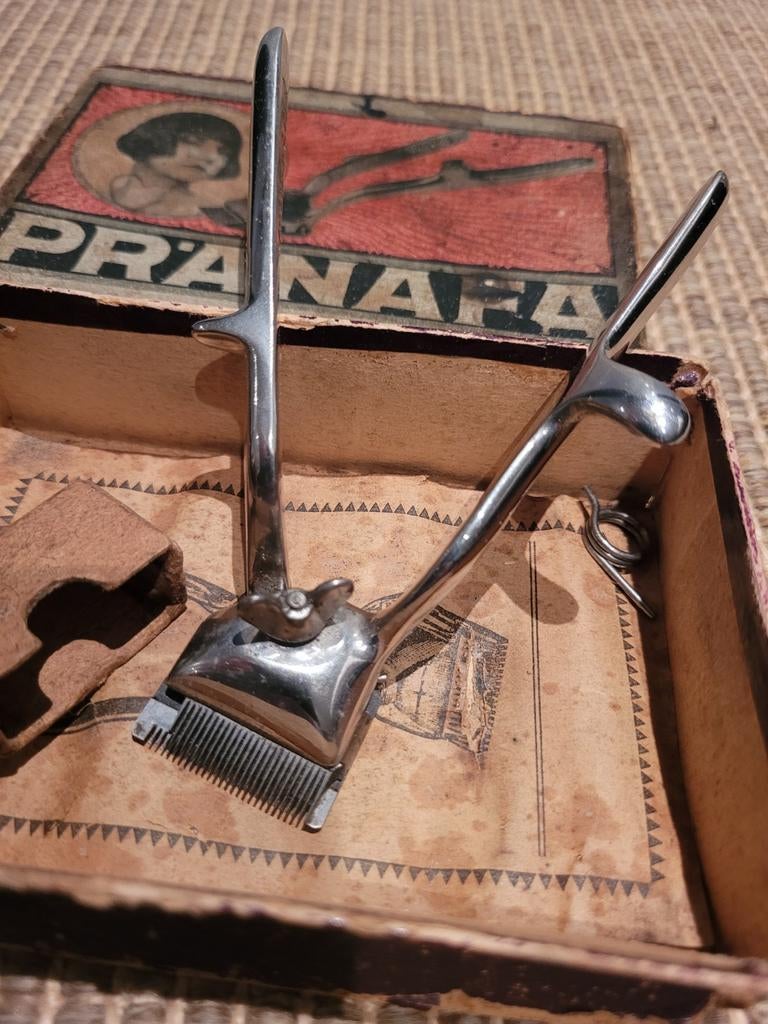 Vintage Pränafa Solingen tondeuse in doos, Antiek en Kunst, Ophalen of Verzenden