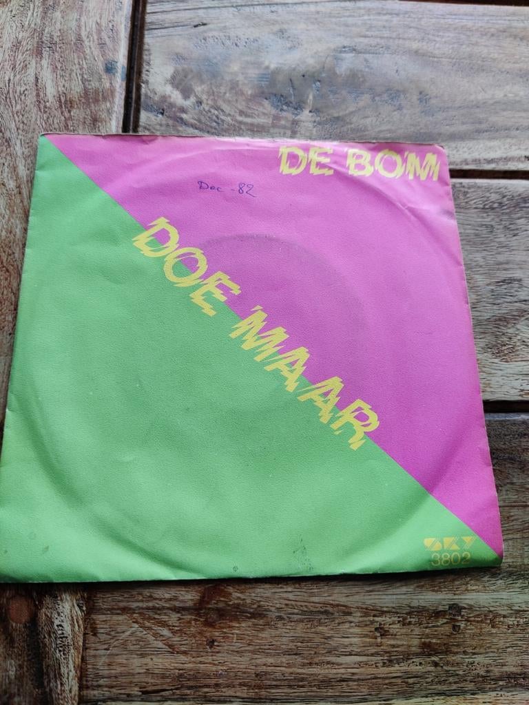 Doe Maar - De Bom / Skunk, Ophalen of Verzenden, Zo goed als nieuw, Nederlandstalig