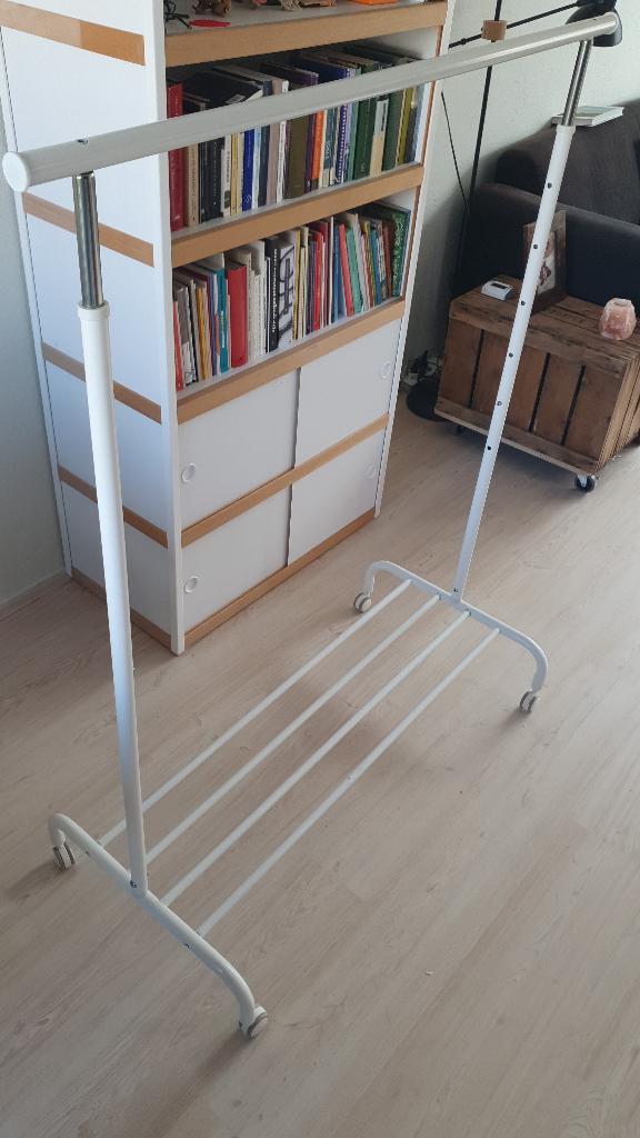 Ikea kledingrek, Ophalen, 100 tot 150 cm, 100 tot 150 cm, Zo goed als nieuw