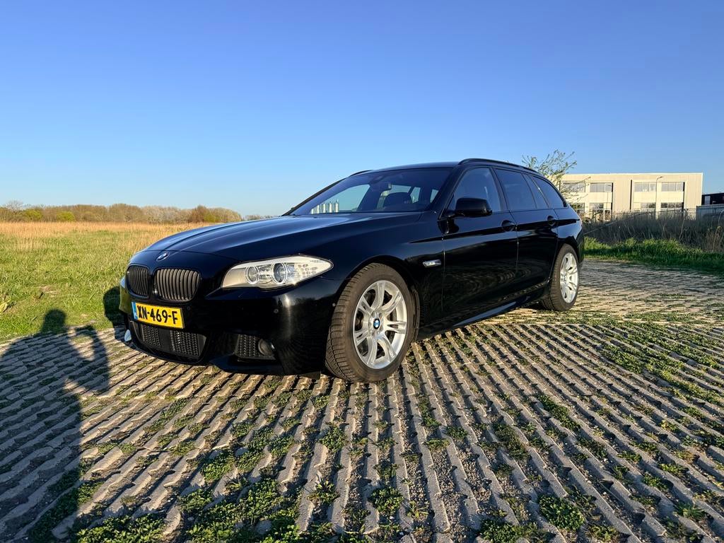 BMW 535D X-Drive 2013 F11, Auto's, BMW, 2993 cc, 2000 kg, Zwart, 226 €/maand