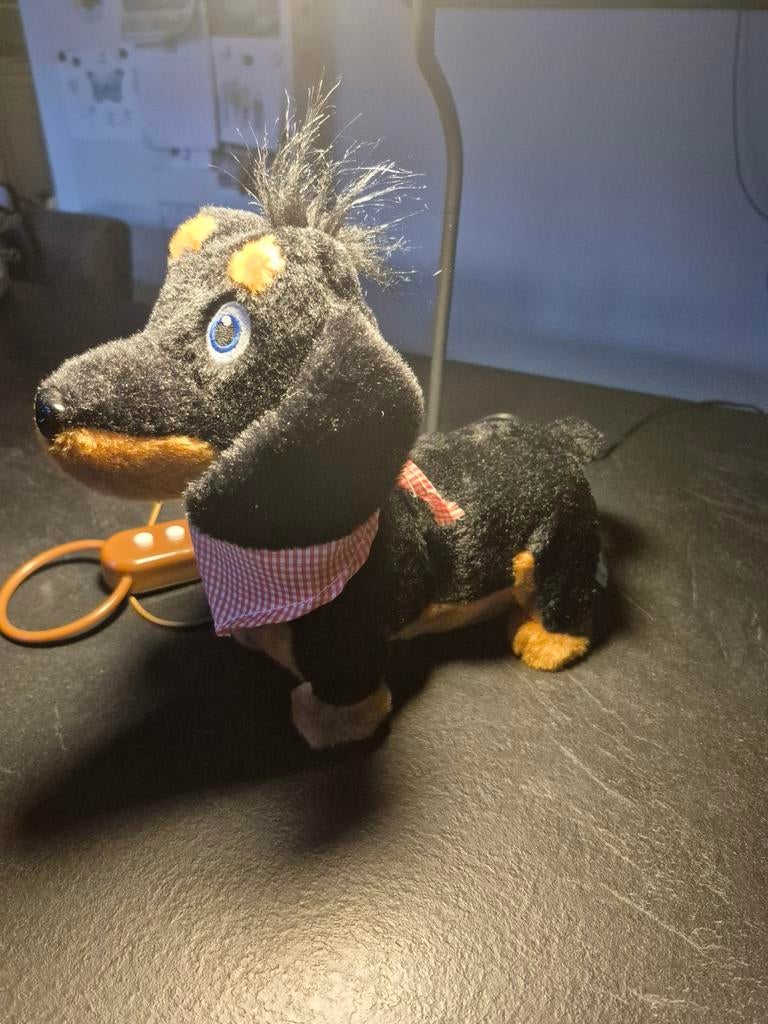 Knuffel Teckel - Loopt en Blaft - Zo goed als nieuw, Ophalen, Zo goed als nieuw, Overige typen, Met geluid