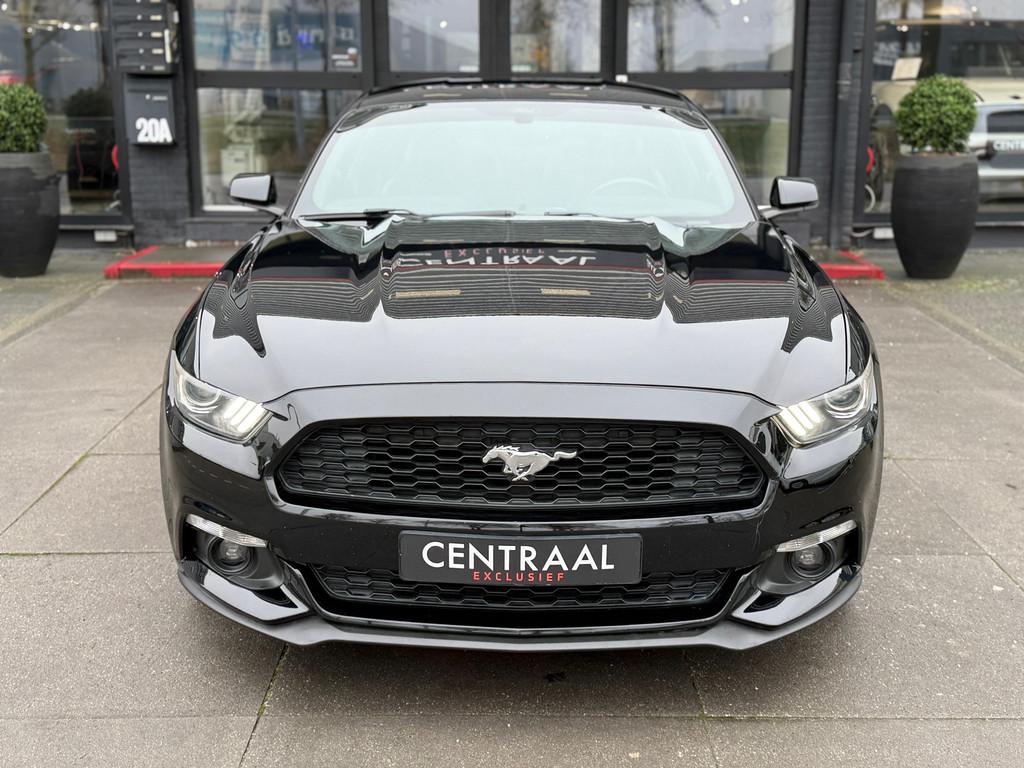Ford Mustang Fastback 2.3 EcoBoost 310PK|Stoelkoeling/Verwar, Achterwielaandrijving, Gebruikt, 4 stoelen, Zwart