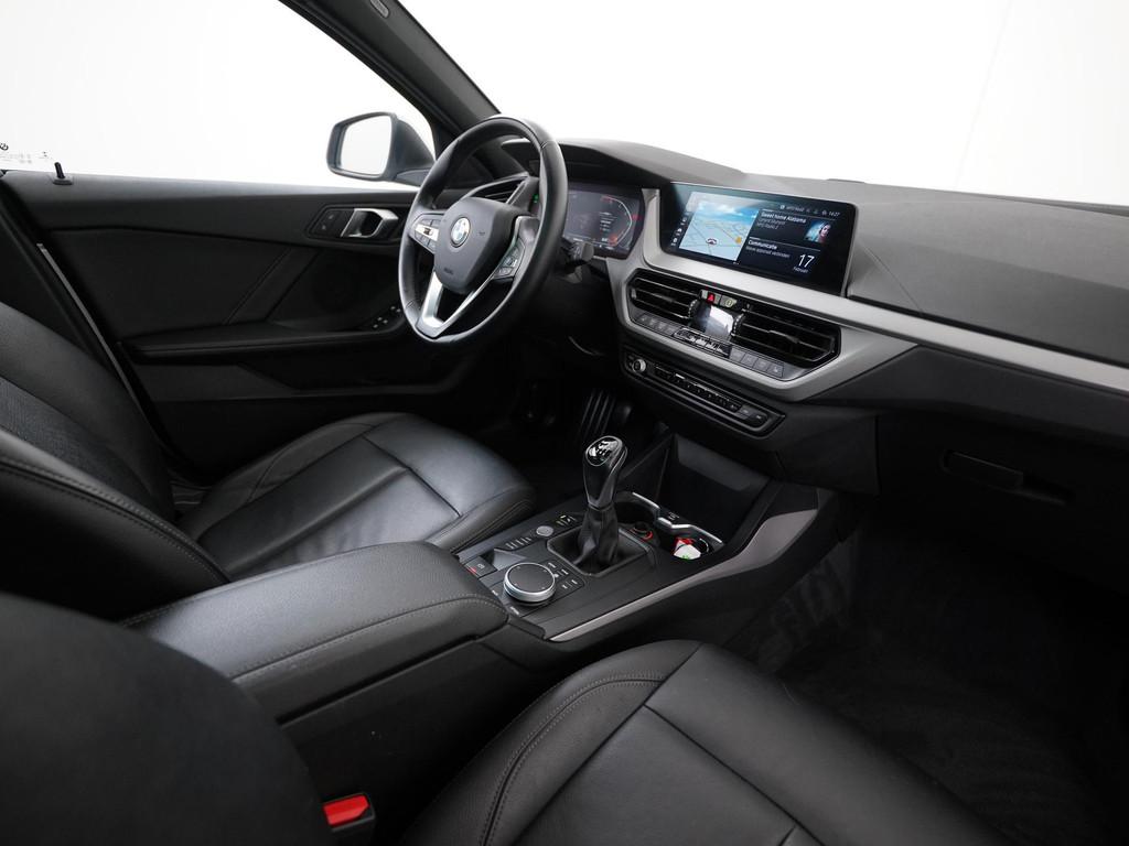 BMW 1 Serie 118i Business Design | Panoramadak | Leder | Cam, Auto's, 12 maanden, Gebruikt, Lichtsensor, Leder