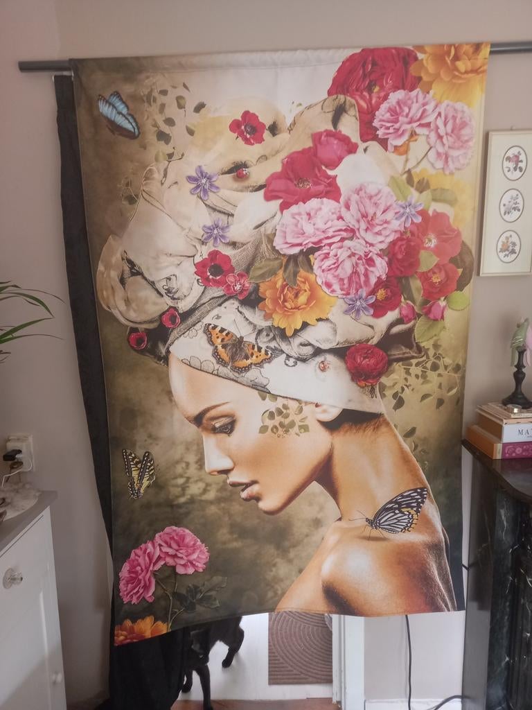 Wandkleed met Vrouw, Bloemen en Vlinders - Modern Design, Ophalen, Meerkleurig, Zo goed als nieuw, Met ophangsysteem