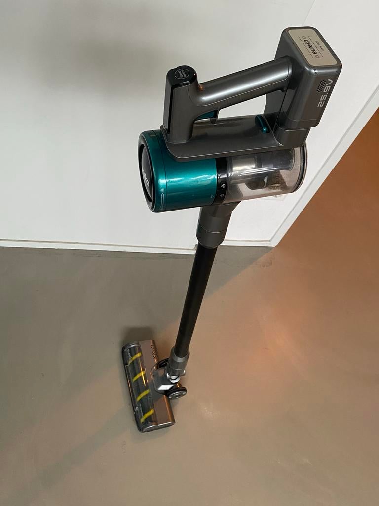 Eureka handstofzuiger, Witgoed en Apparatuur, Stofzuigers, Zo goed als nieuw, Kruimeldief, Minder dan 1200 watt, Reservoir, Ophalen