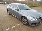 Mercedes-Benz E-Klasse 1.8 E200 CGI Sedan AUT 2011 Grijs, Auto's, Achterwielaandrijving, 4 cilinders, 1796 cc, Particulier