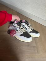 Nike Jordan 1 x travis scott reversed mocha, Sport en Fitness, Basketbal, Ophalen of Verzenden, Nieuw, Schoenen