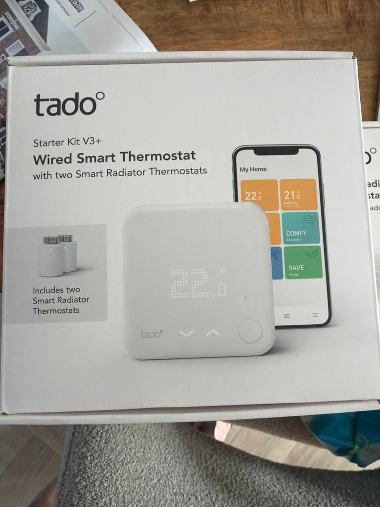 Tado Starter Kit V3+ Wired Smart Thermostat met 2 radiatorkn, Ophalen of Verzenden, Slimme thermostaat, Nieuw