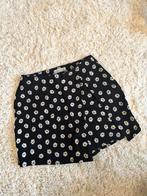 Primark Zwart Skort met Madeliefjesprint - Maat 38, Kleding | Dames, Rokken, Maat 38/40 (M), Zwart, Ophalen of Verzenden, Gedragen