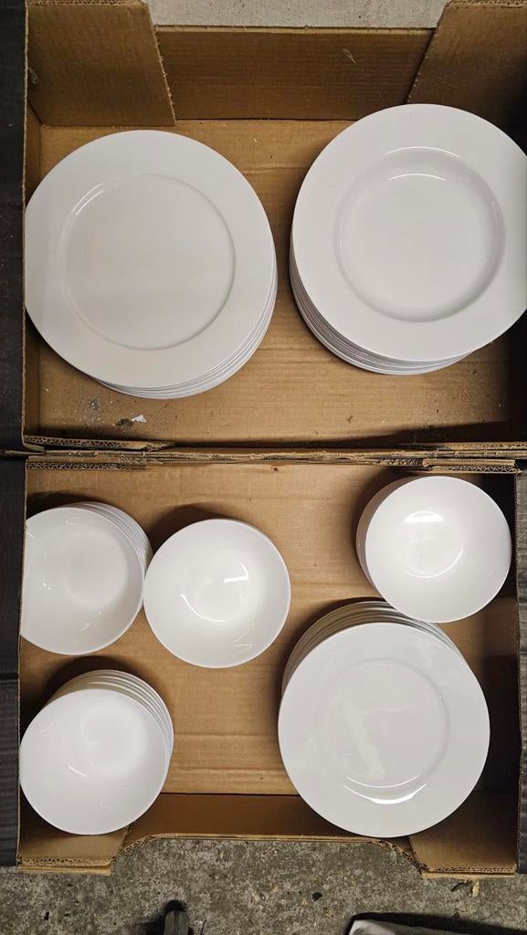 IKEA Wit servies: veel borden en kommen, Ophalen, Gebruikt, Overige stijlen, Bord(en)