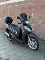 Honda SH300i 2015 met handvatverwarming en keyless, Fietsen en Brommers, Brommeronderdelen | Scooters, Ophalen, Gebruikt, Overige typen