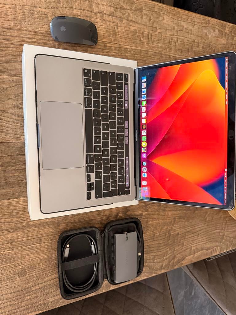 MacBook Pro 13 inch - 256 GB opslag - Z.G.A.N. met extra’s, 256 GB, Qwerty, 8 GB, 13 inch