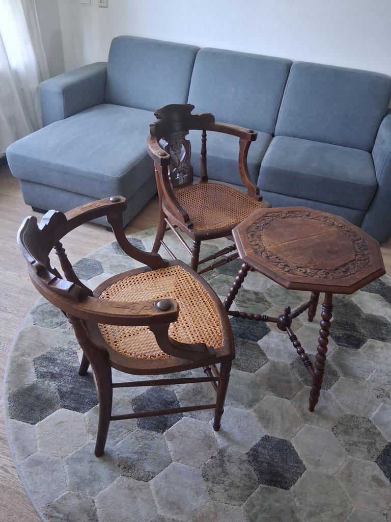 2 x  antieke stoelen en tafel, Antiek en Kunst, Antiek | Meubels | Stoelen en Banken, Ophalen