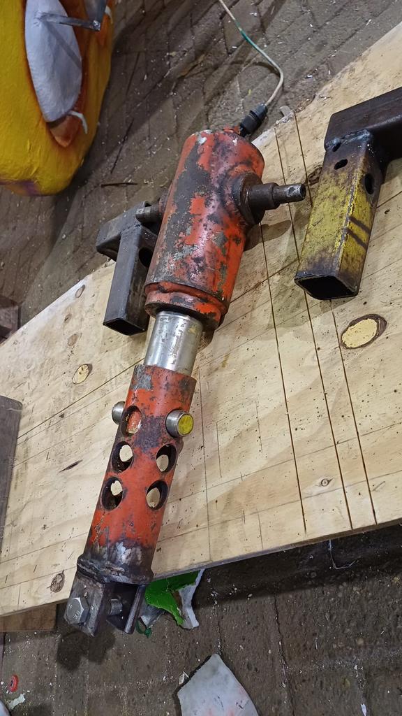 Hydrauliek cilinder enkelwerkend, Doe-het-zelf en Verbouw, Gereedschap | Machine-onderdelen en Toebehoren, Ophalen, Gebruikt