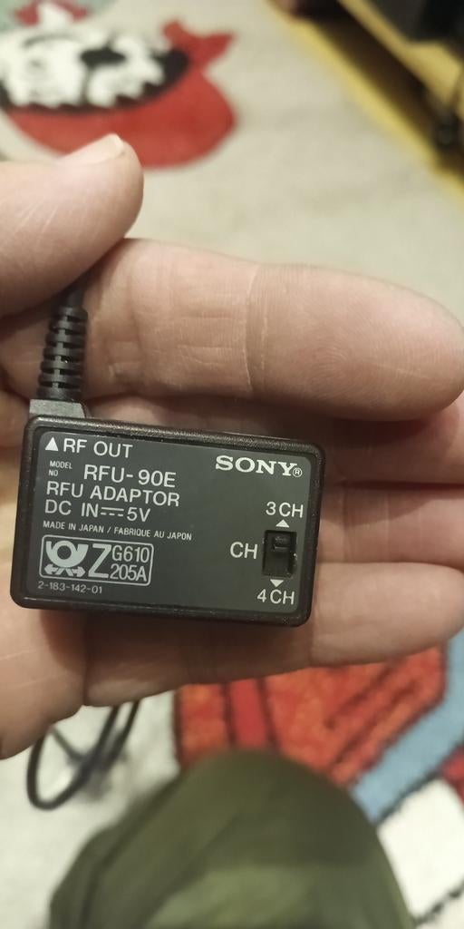 Sony RFU-90E RF-adapter voor oudere consoles/VCR's, Ophalen of Verzenden, Gebruikt, Minder dan 2 meter, Tv-kabel