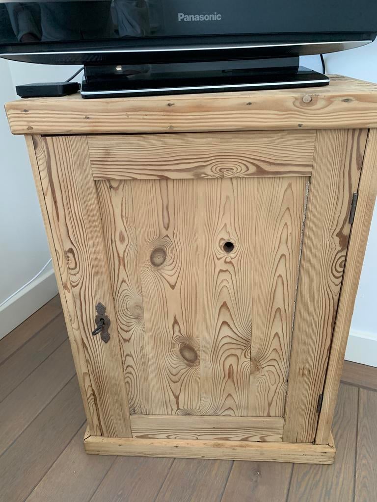 Antiek grenen kastje / 1-deurs, Antiek en Kunst, Antiek | Meubels | Kasten, Ophalen