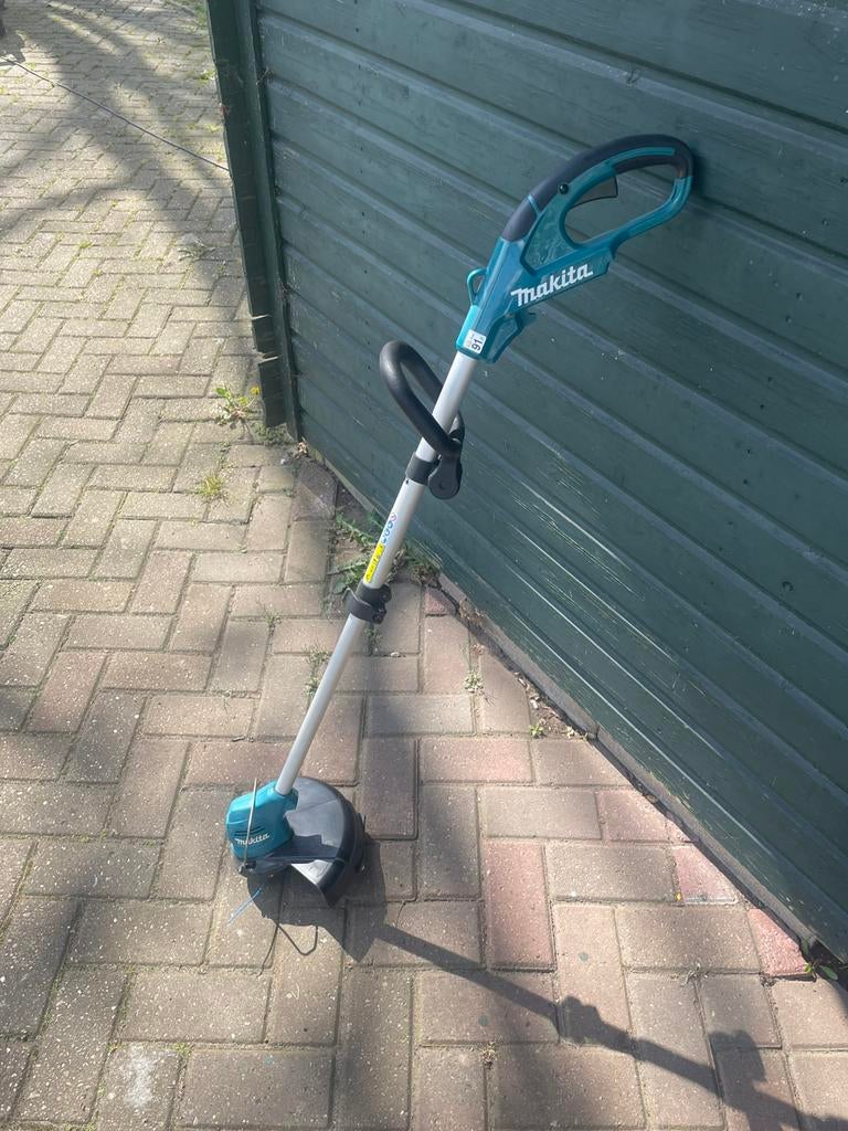 Makita accutrimmer 12v, Tuin en Terras, Grastrimmers, Ophalen, Zo goed als nieuw, Accu