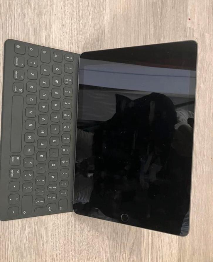 Apple smart keyboard, Computers en Software, Apple iPads, Zo goed als nieuw, Apple iPad, 10 inch, 64 GB, Ophalen of Verzenden