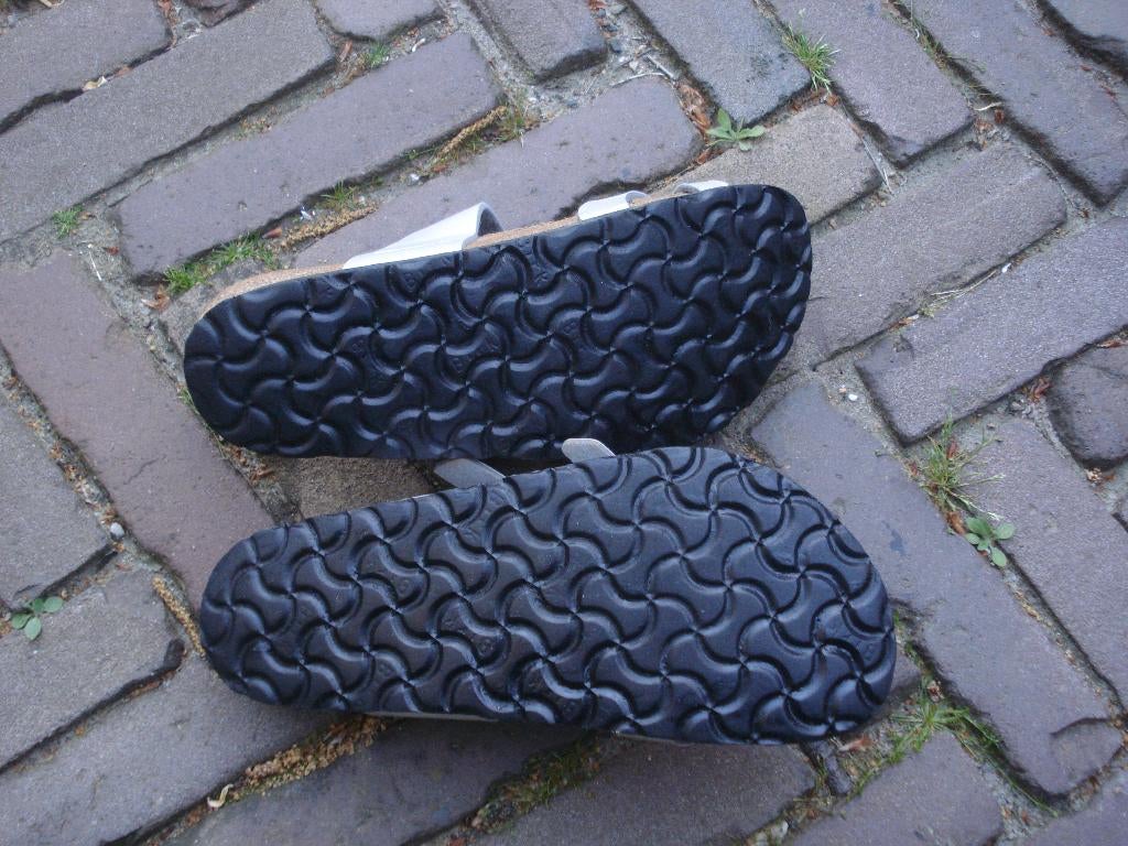 MAYARI BIRKENSTOCK 38 NIEUWSTAAT NU GRATIS VERZENDING POST, Kleding | Dames, Schoenen, Slippers, Overige kleuren, Verzenden, Zo goed als nieuw