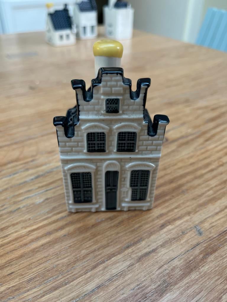 KLM huisje 76 - Amsterdams grachtenpandje, Ophalen of Verzenden, Gebruikt, 61 t/m 80, Gevuld